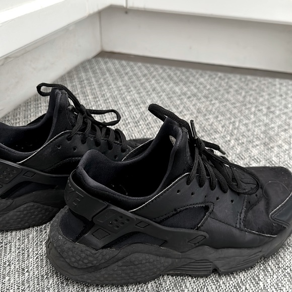 Nike Shoes - Picture 1 of 1